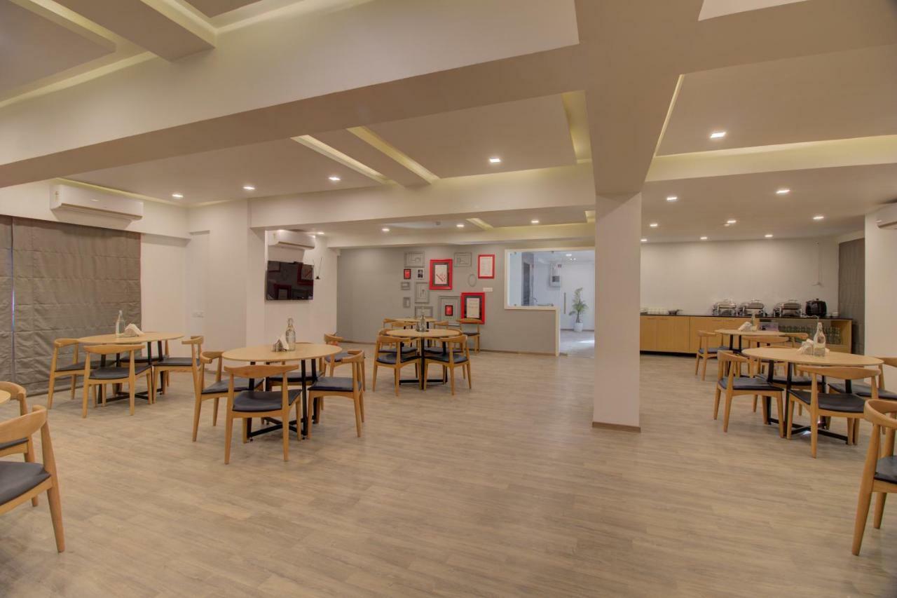 Townhouse Oak Kopar Khairane Navi Mumbai Formerly Ivy Hotel Екстер'єр фото